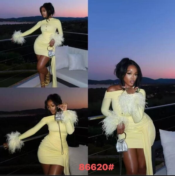 Robe jaune à manches longues avec plumes