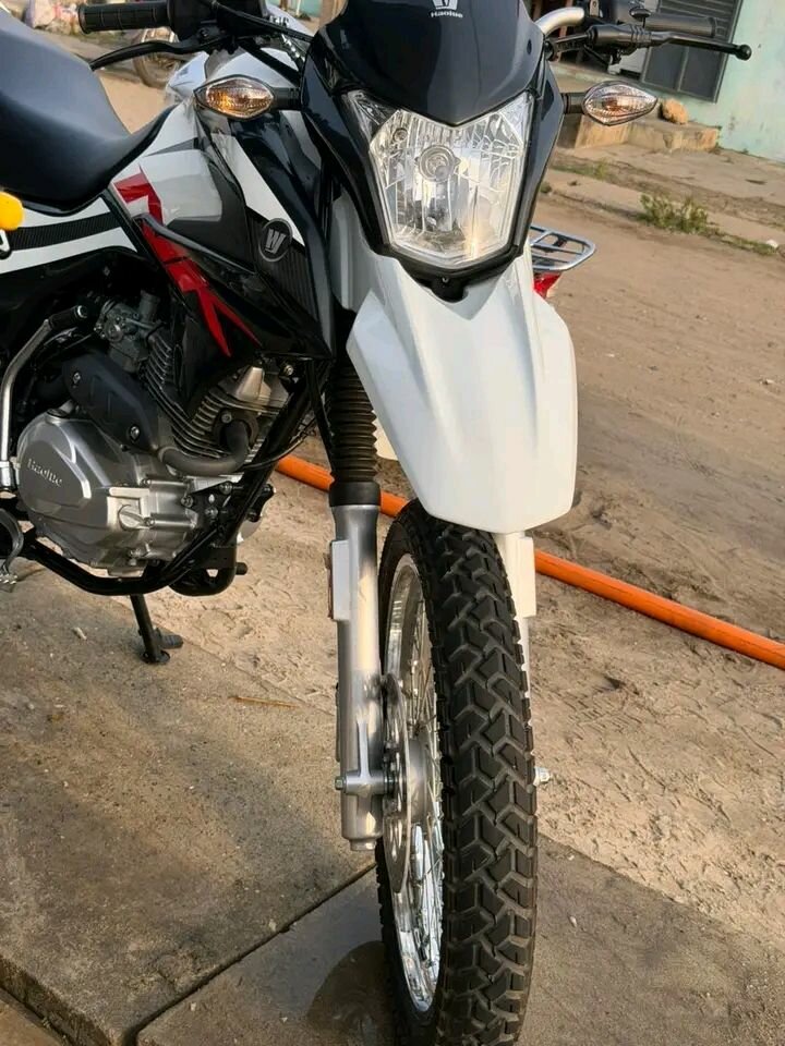 Moto Tout-Terrain Puissante