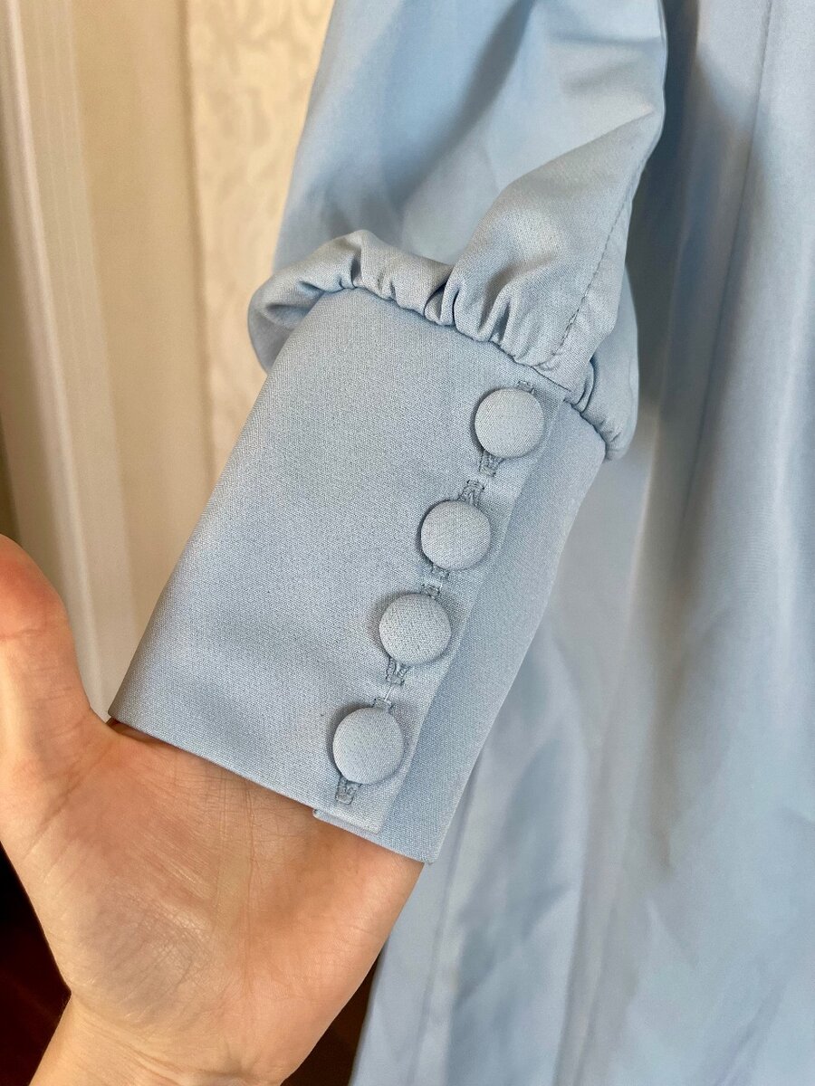 Платье небесно-голубого цвета