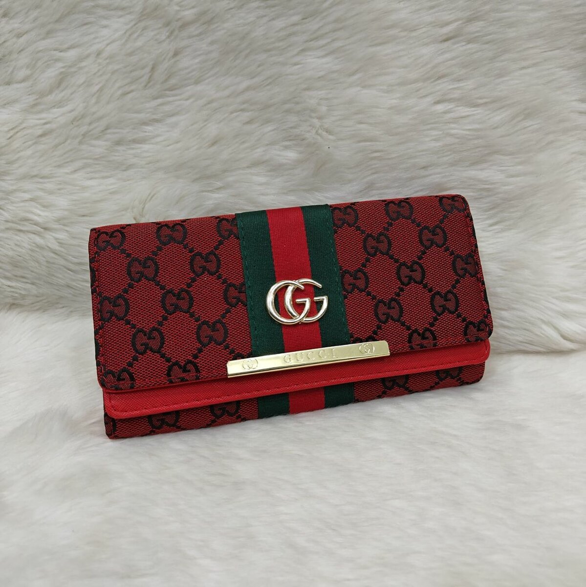 Gucci Wallet Only 1 item & 10 colors available