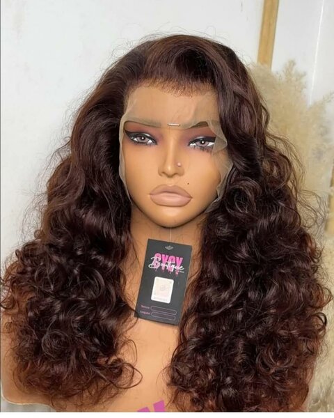 Perruque bouclée naturelle