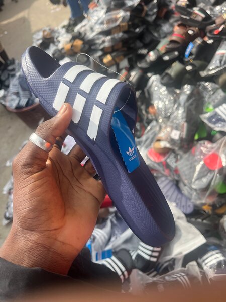 Claquettes de piscine Adidas