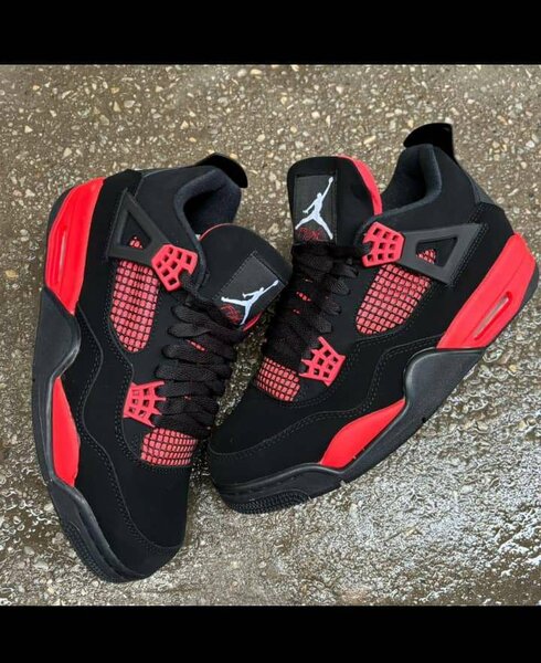 Jordan 4 thunder