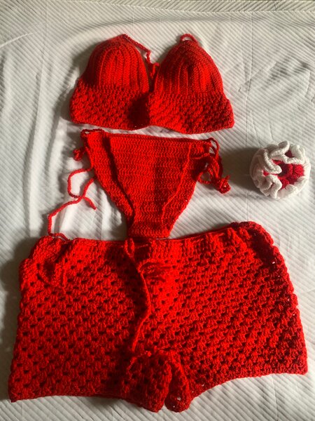 Bikini crochet rouge élégant