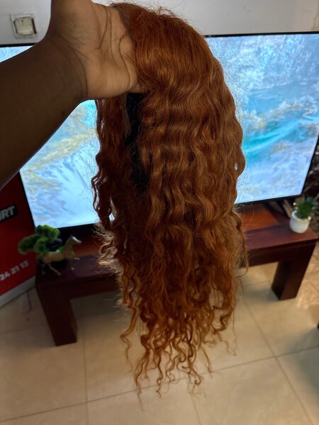 Perruque rousse bouclée