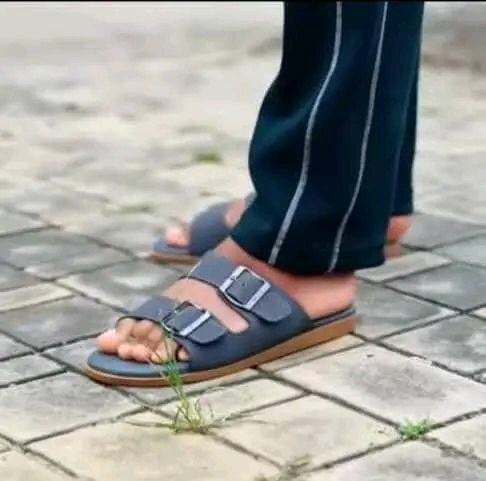 Sandales à boucles élégantes