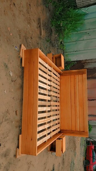 Canapé d'angle en bois robuste