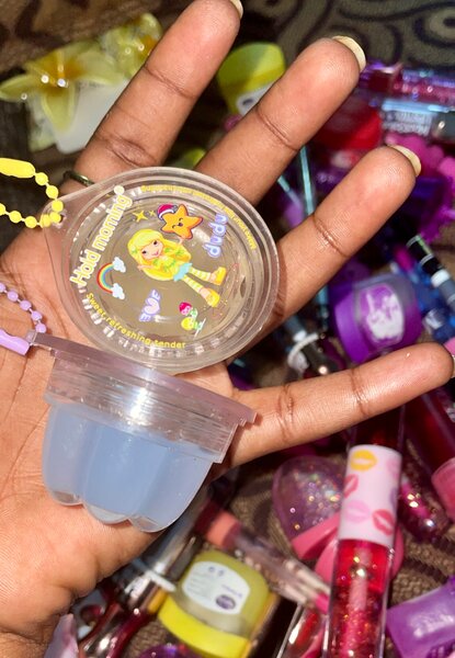 Baume à lèvres brillant ludique