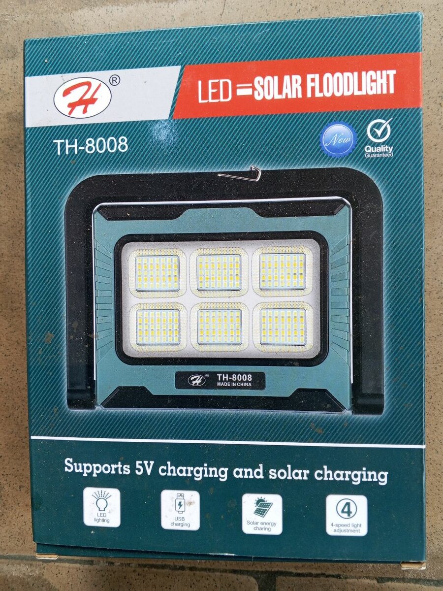 Projecteur LED Solaire TH-8008