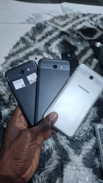 Smartphones Samsung J3 V