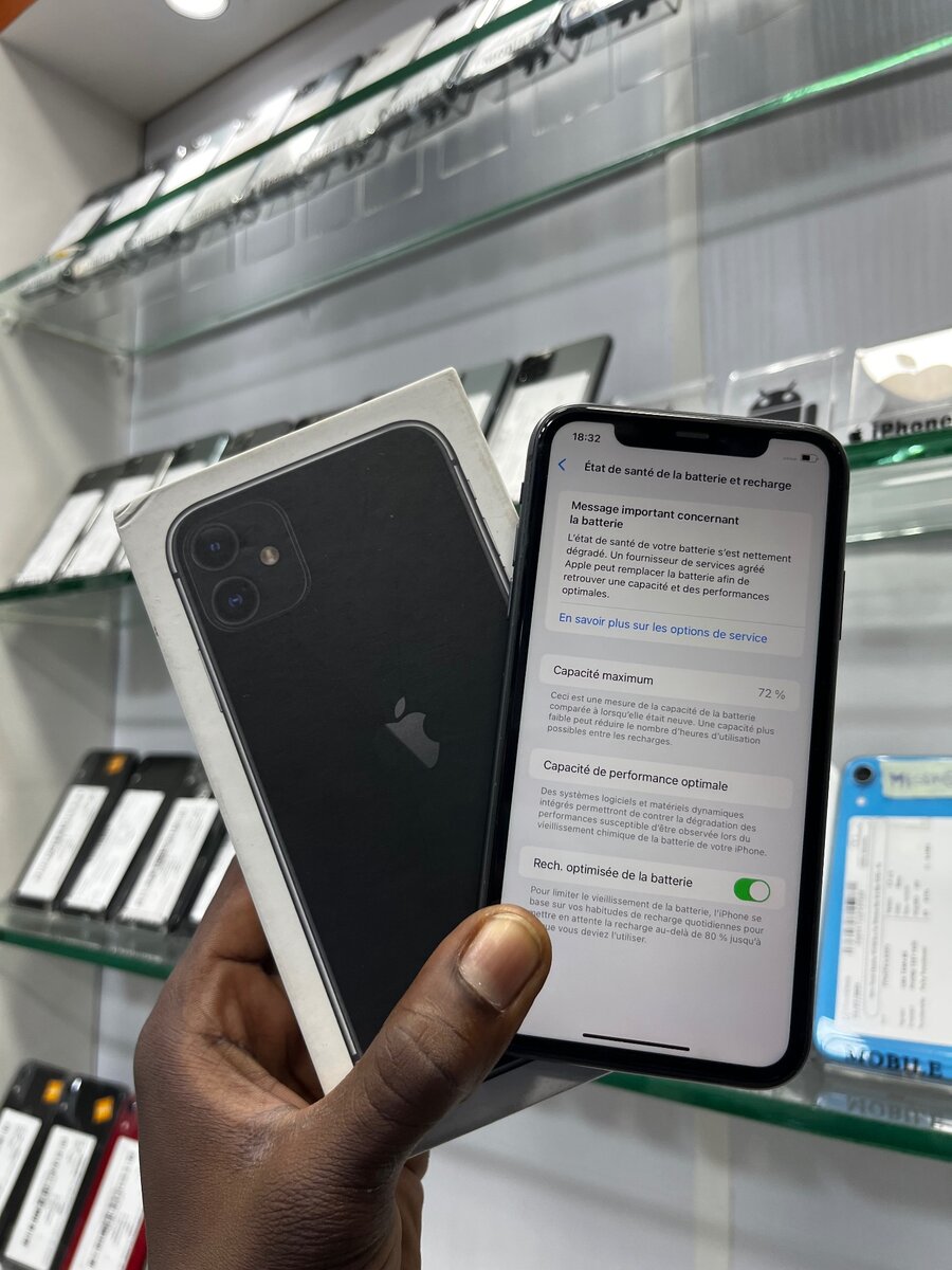 iPhone 11simple 64go avec carton noir