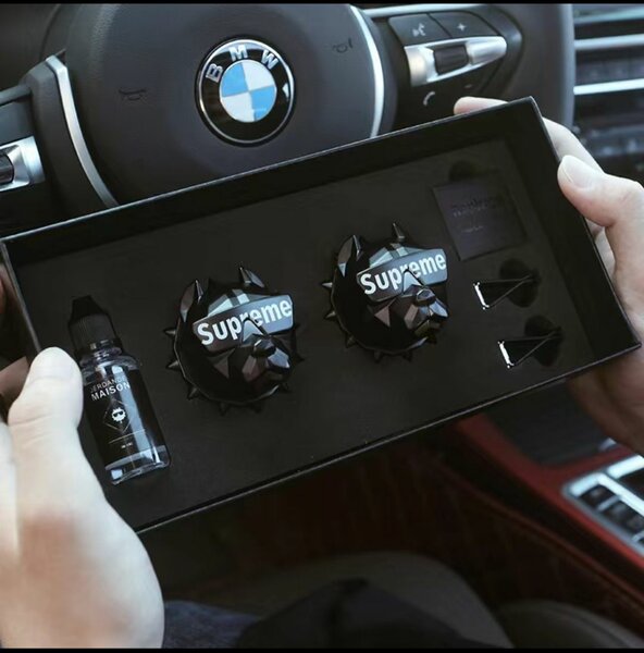 Стильные вонючки в форме двигаюшегося собаки