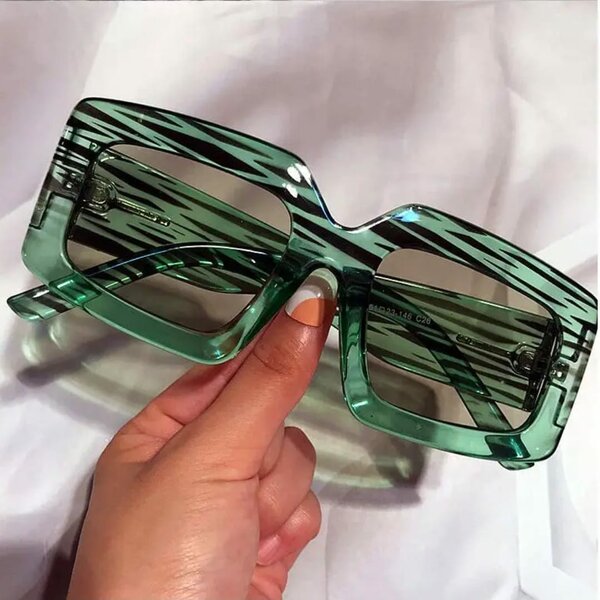 Lunettes de soleil rectangulaires vertes