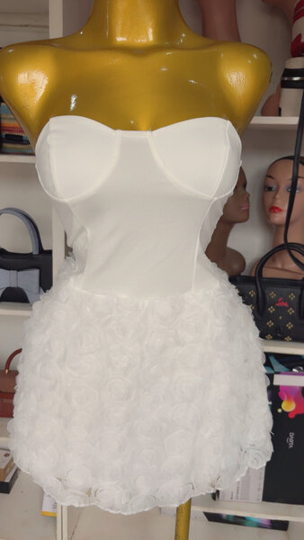 Robe bustier blanche élégante