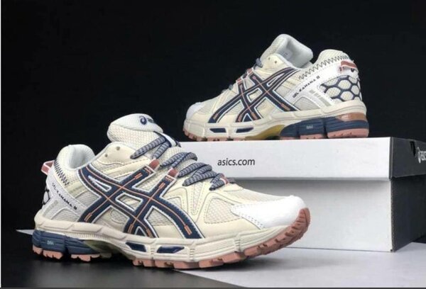 Chaussure acis Kahana 8 ( original dans carton )