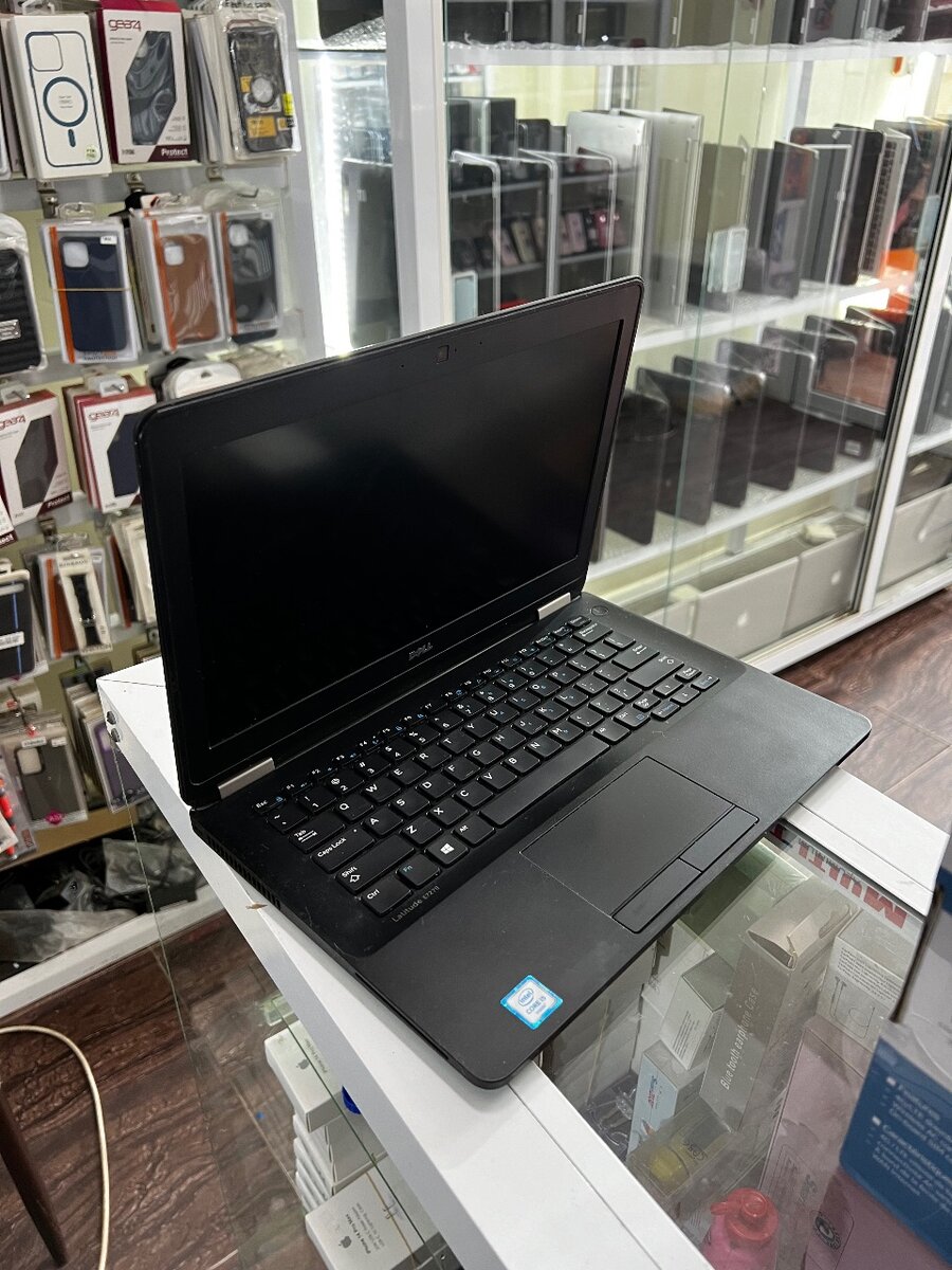 Dell Latitude 7270