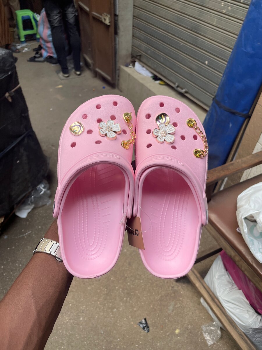 Sabots roses pour enfants