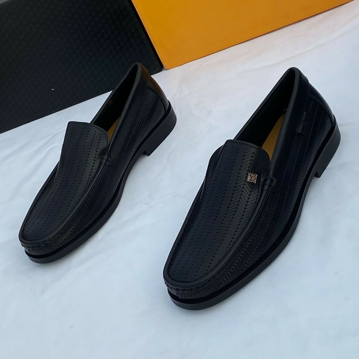 LOUIS VUITTON CLASSIC WEAR