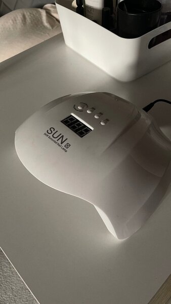 LED-лампу для маникюра