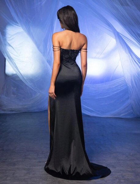 Эффектное вечернее платье