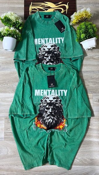 T-shirt imprimé avec motif tendance