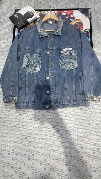 Veste en denim imprimée