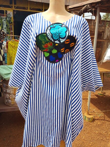 Caftan rayé floral élégant