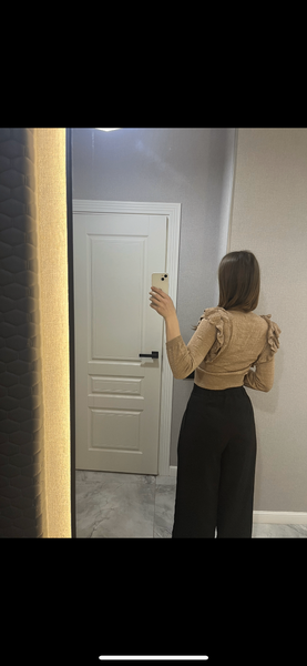 Нарядная женская кофточка, была надета два раза