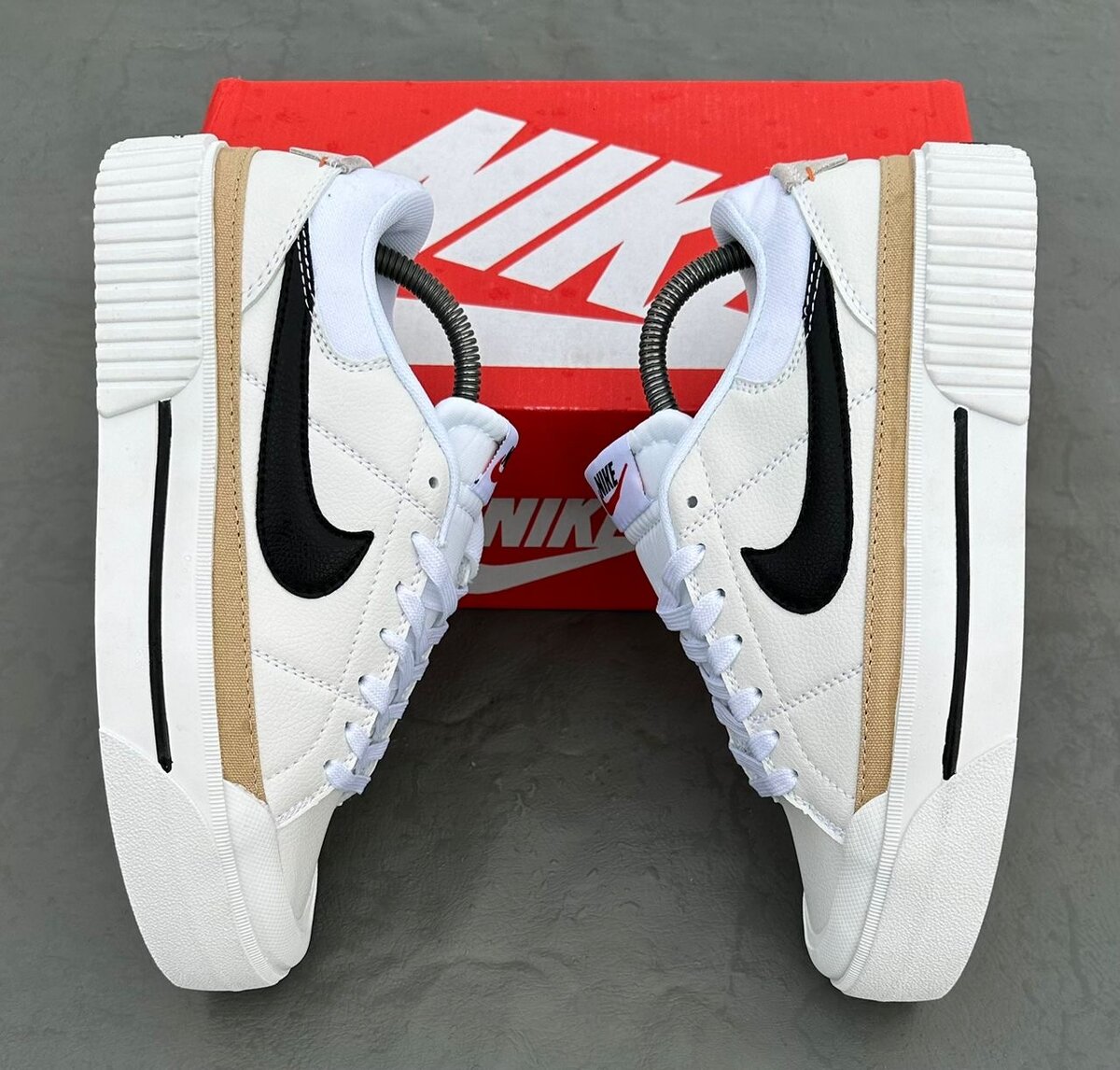 Nike Valiant