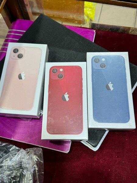 iPhone 13 128gb neuf scellé