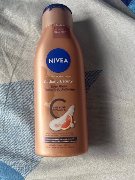 Nivea Radiant & Beauty body lotion
