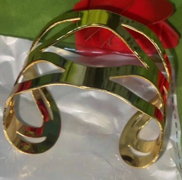 Bracelet doré moderne