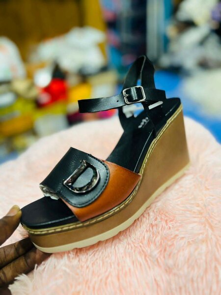 Sandales compensées élégantes pour femmes