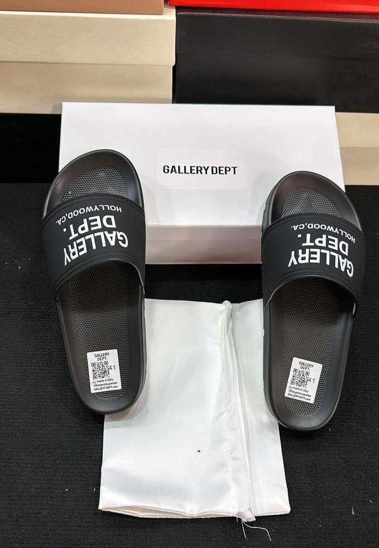 Claquettes tendance unisexes