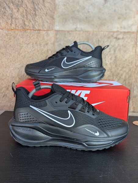 NIKE ZOOM STRUCTURE (REACT X)