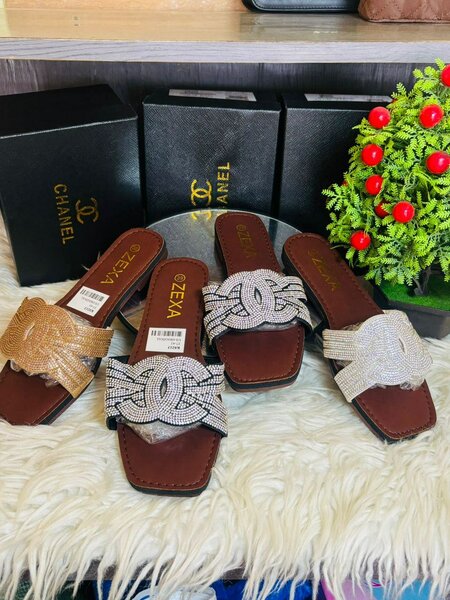 Sandales élégantes strass