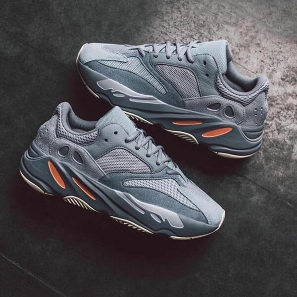 BASKET YEEZY 700