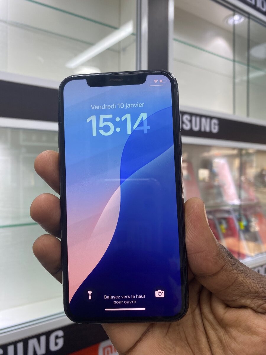 iPhone 12 simple 64Go