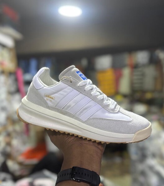 Baskets sport légères blanches