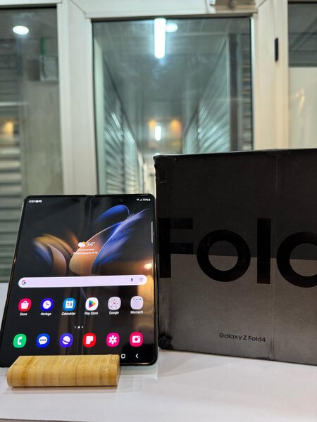 Samsung Z Fold 4