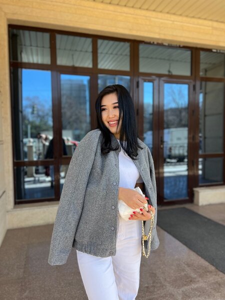 Шикарный бомбер новый