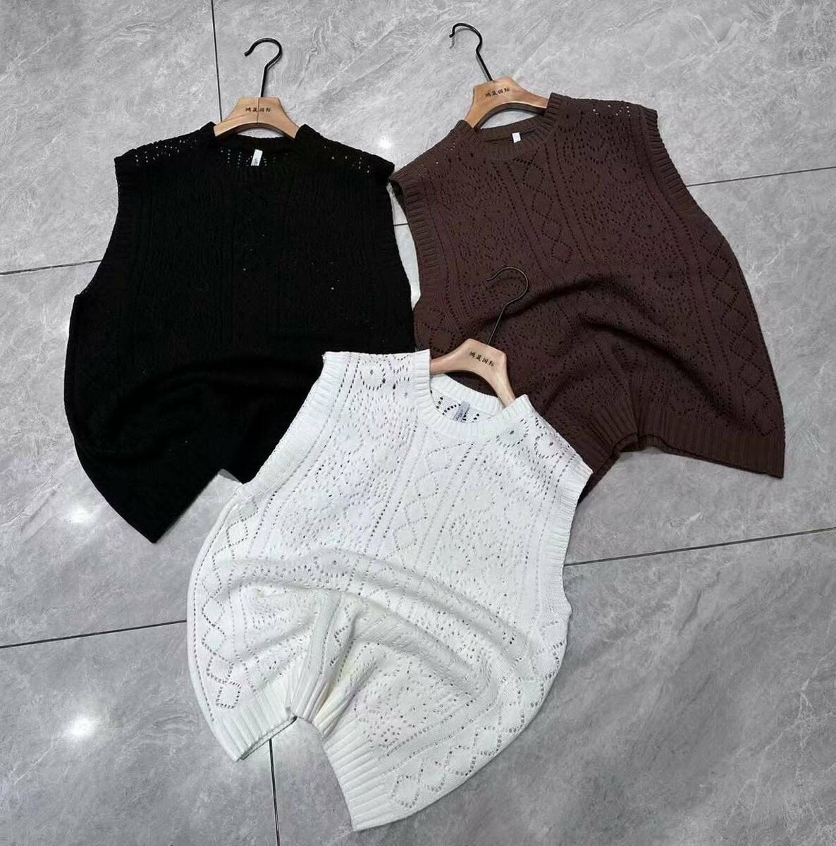 Elegant Knitted Sleeveless Sweater