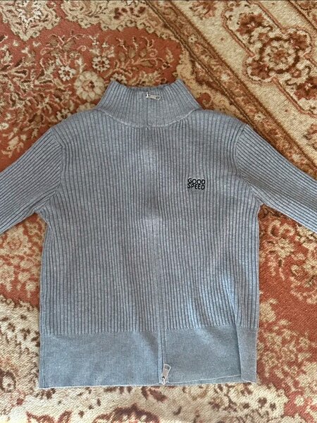 Хорошее качество. Обтягивающяя.