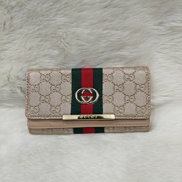 Gucci Wallet only 1 item wallet & 10 colors available
