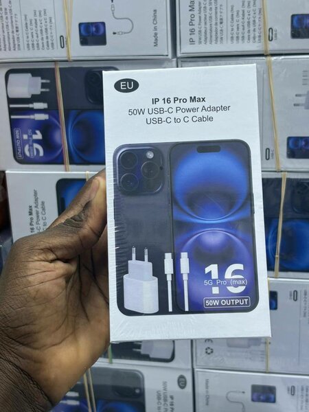 IP 16 Pro Max Charger Set