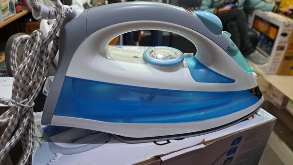 Steam iron 8027