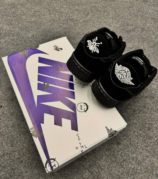 Nike travis Scott original