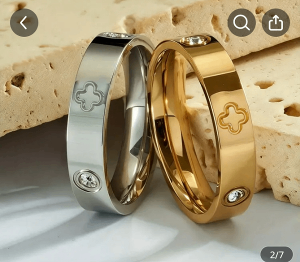 Bague en acier inoxydable élégante