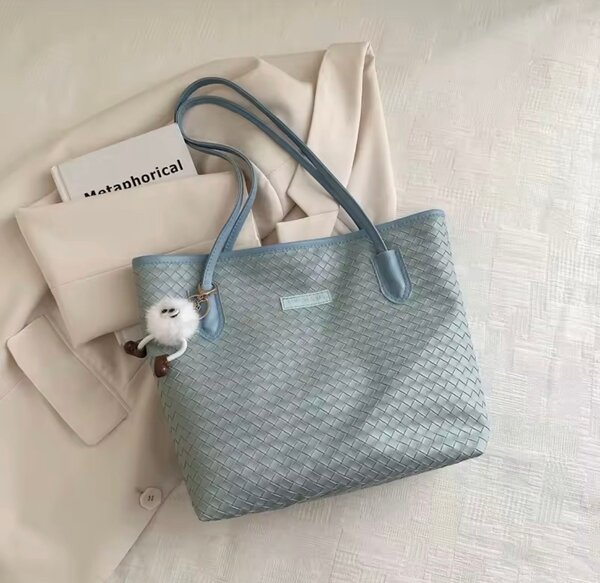 Sac fourre-tout tressé élégant