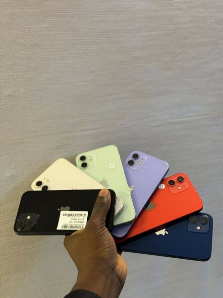 iPhone 12 Quasi neuf